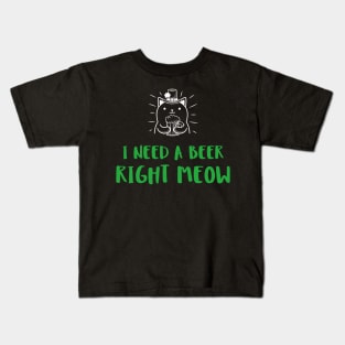 Irish cat needs a beer right meow Kids T-Shirt